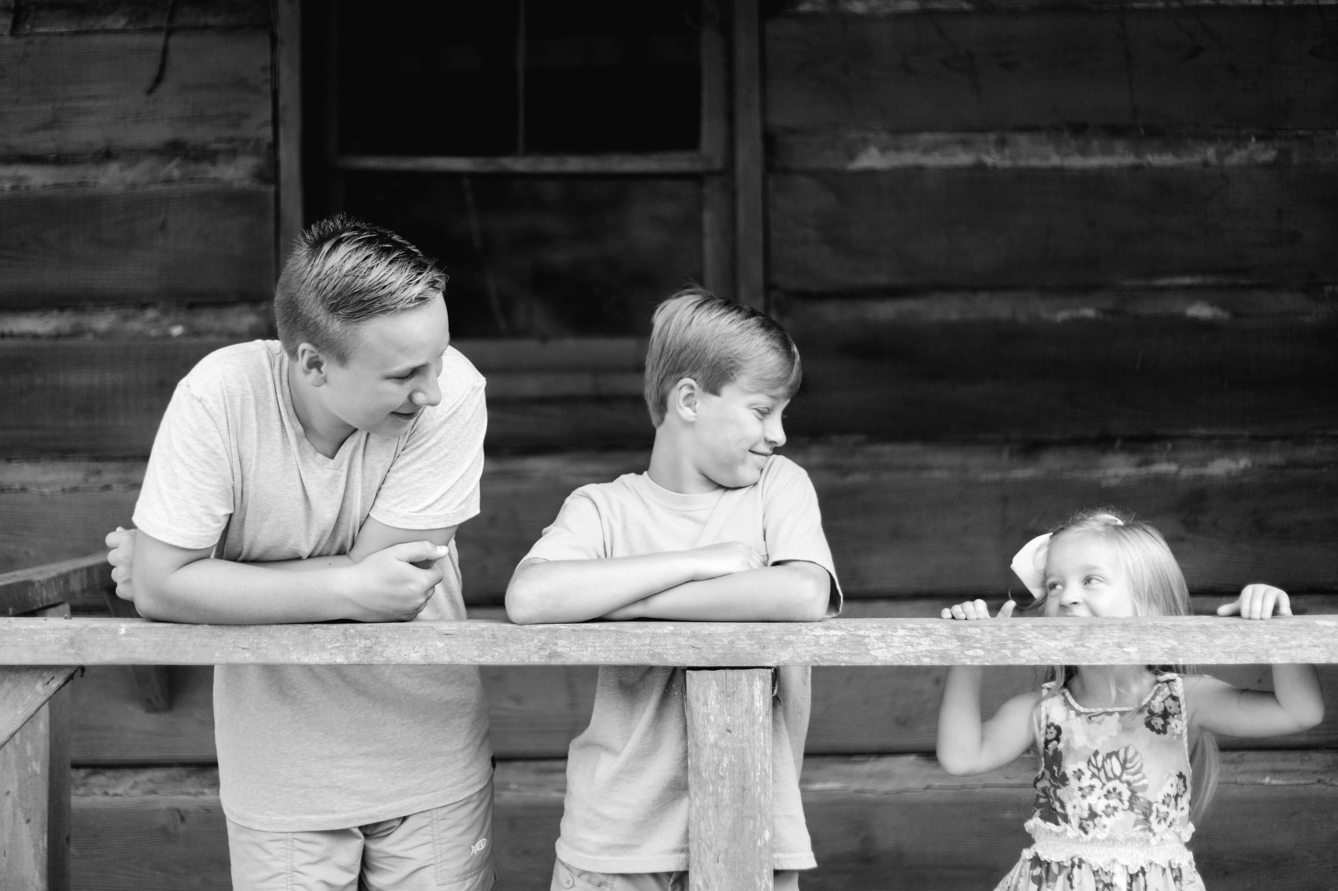 funny sibling portrait in millbrook alabama