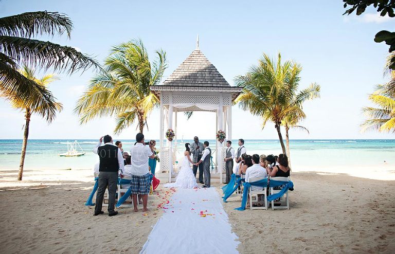 A destination wedding at Clubhotel Riu in Ocho Rios, Jamaica