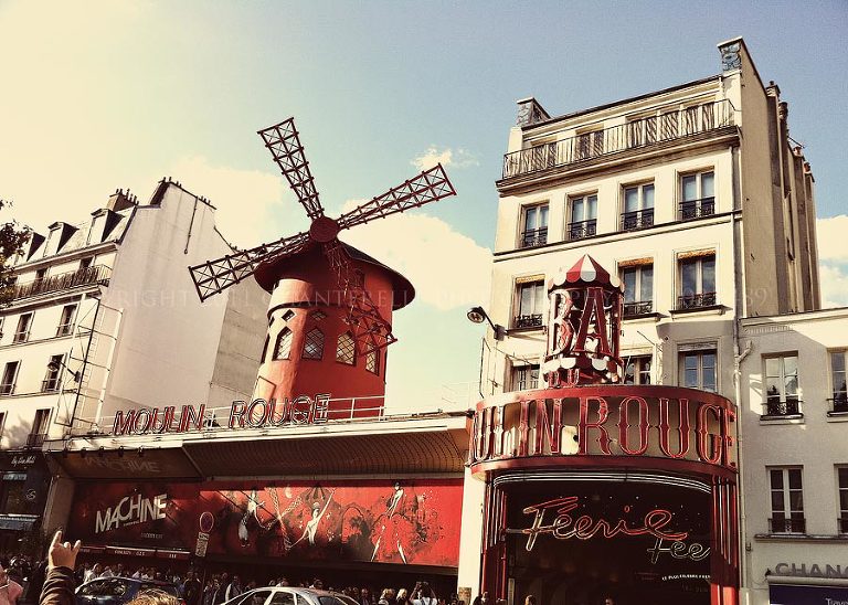 an american wedding photographer living in an apartment in paris