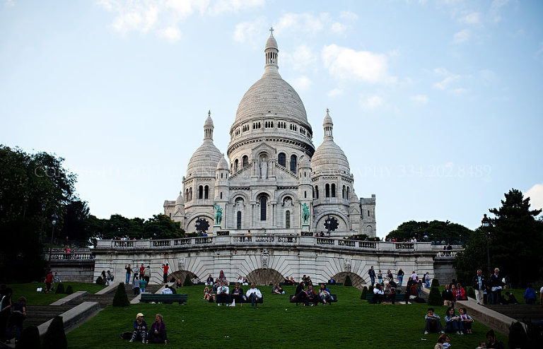 an american wedding photographer visits sacre couer in paris