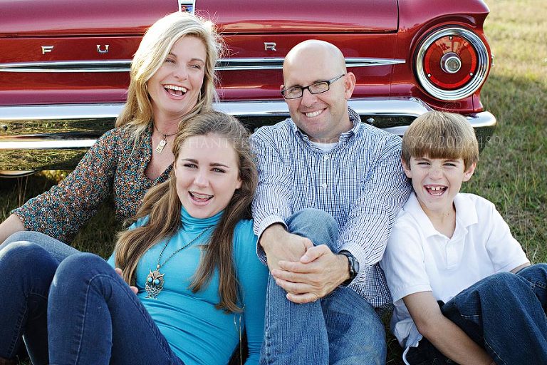a family portrait session on a farm in tallassee alabama