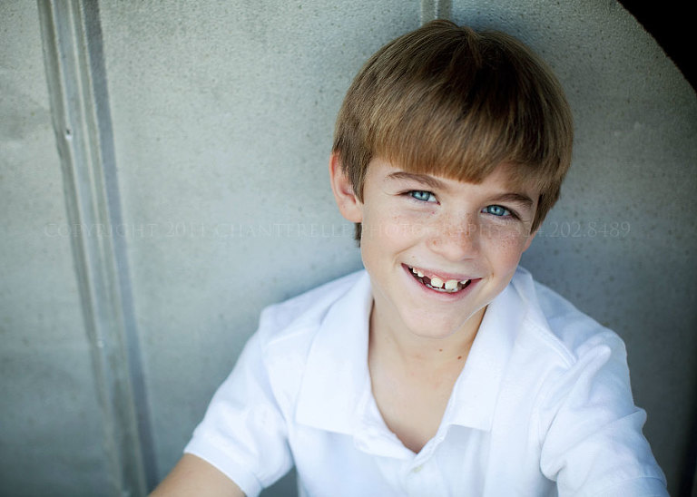 a family portrait session on a farm in tallassee alabama