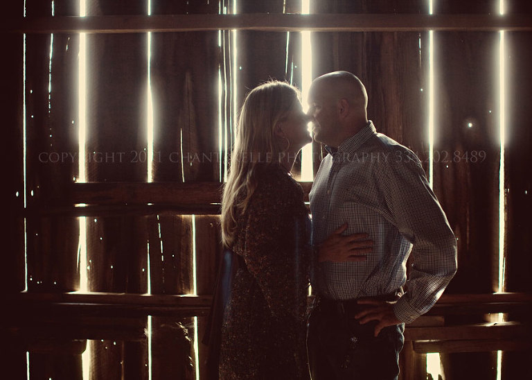 a family portrait session on a farm in tallassee alabama