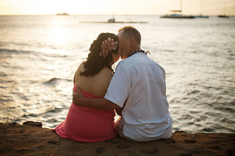 a hawaii destination wedding reception at sunset