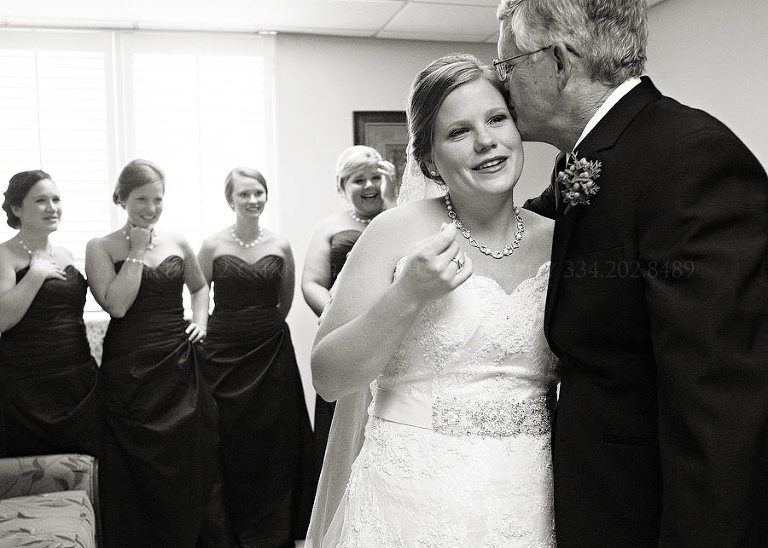 a bride and her father at an eastern hills wedding in montgomery alabama