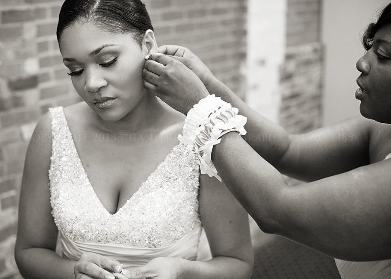 bride getting ready at columbus convention center