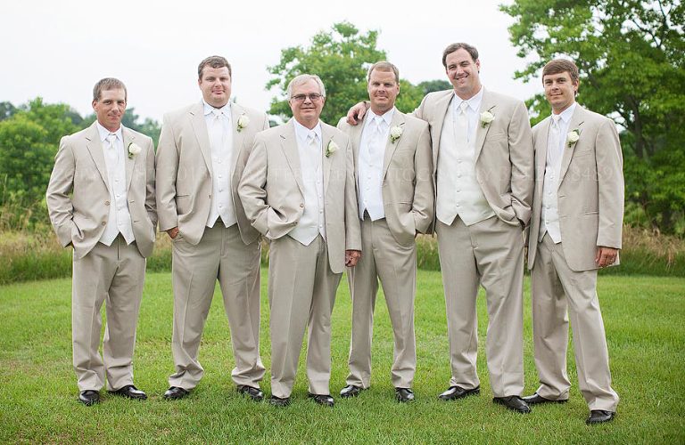 groom and groomsmen at oaks plantation wedding
