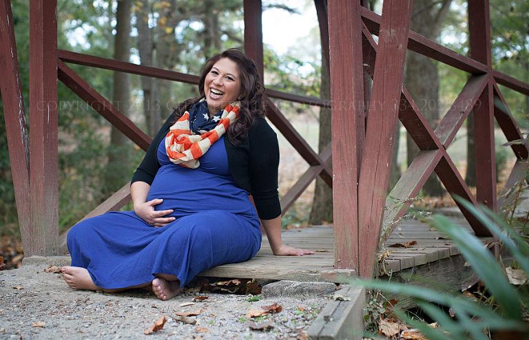 maternity session on a bridge in alabama