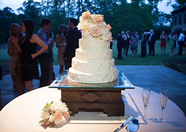 wedding cake by sweet malisas