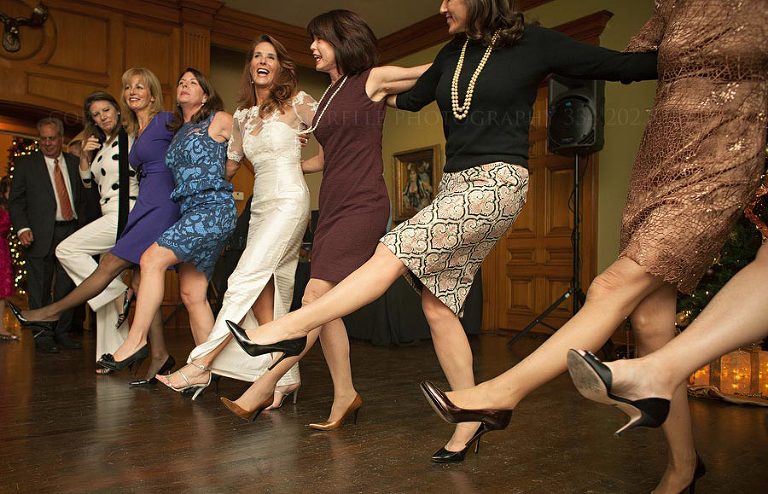 wedding reception dancing at fountainview mansion in alabama