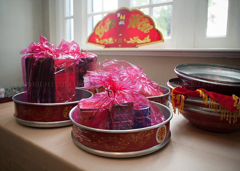 gifts wrapped in red for vietnamese tea ceremony