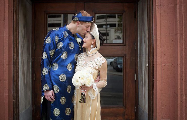 bride and groom vietnamese wedding ceremony