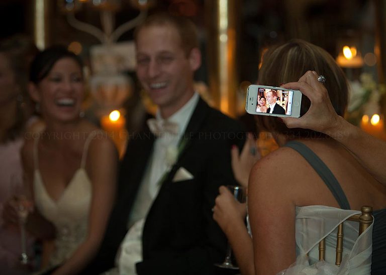 bride and groom cell phone picture