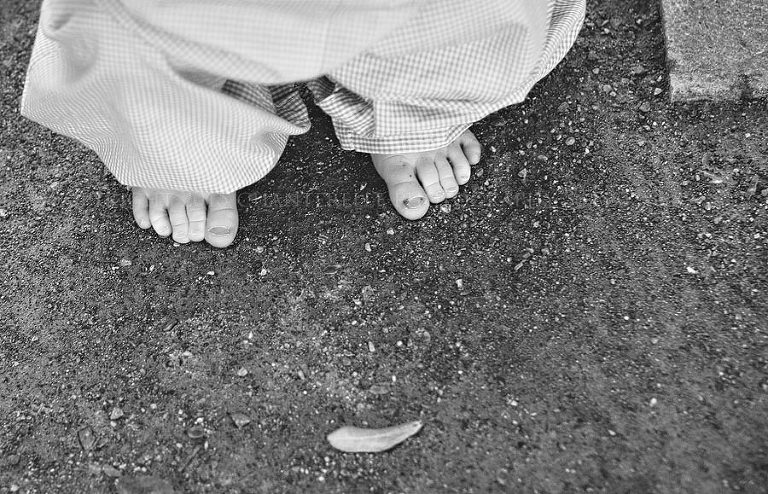 toddler toes in black and white
