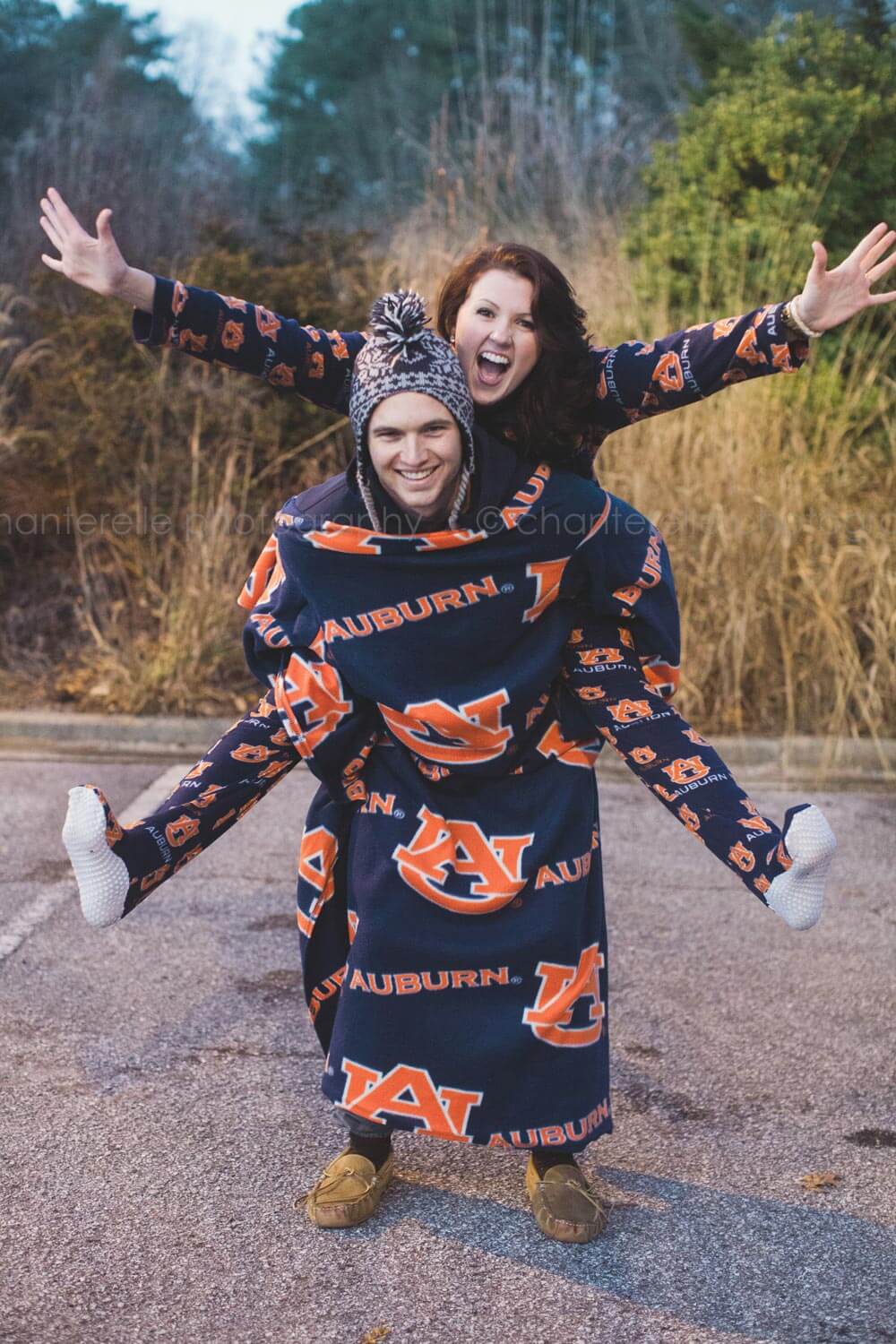 silly auburn alabama engagement pictures