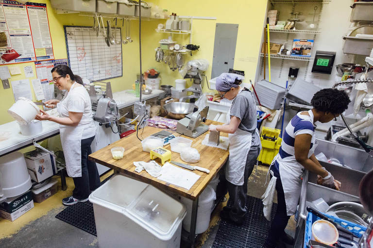 behind the scenes at cake flour bakery