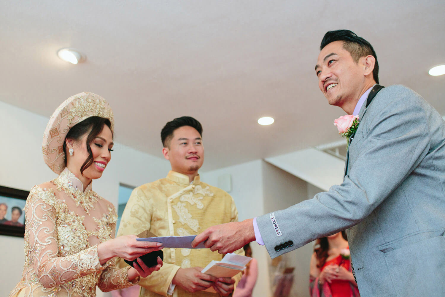 money given to couple at vietnamese wedding