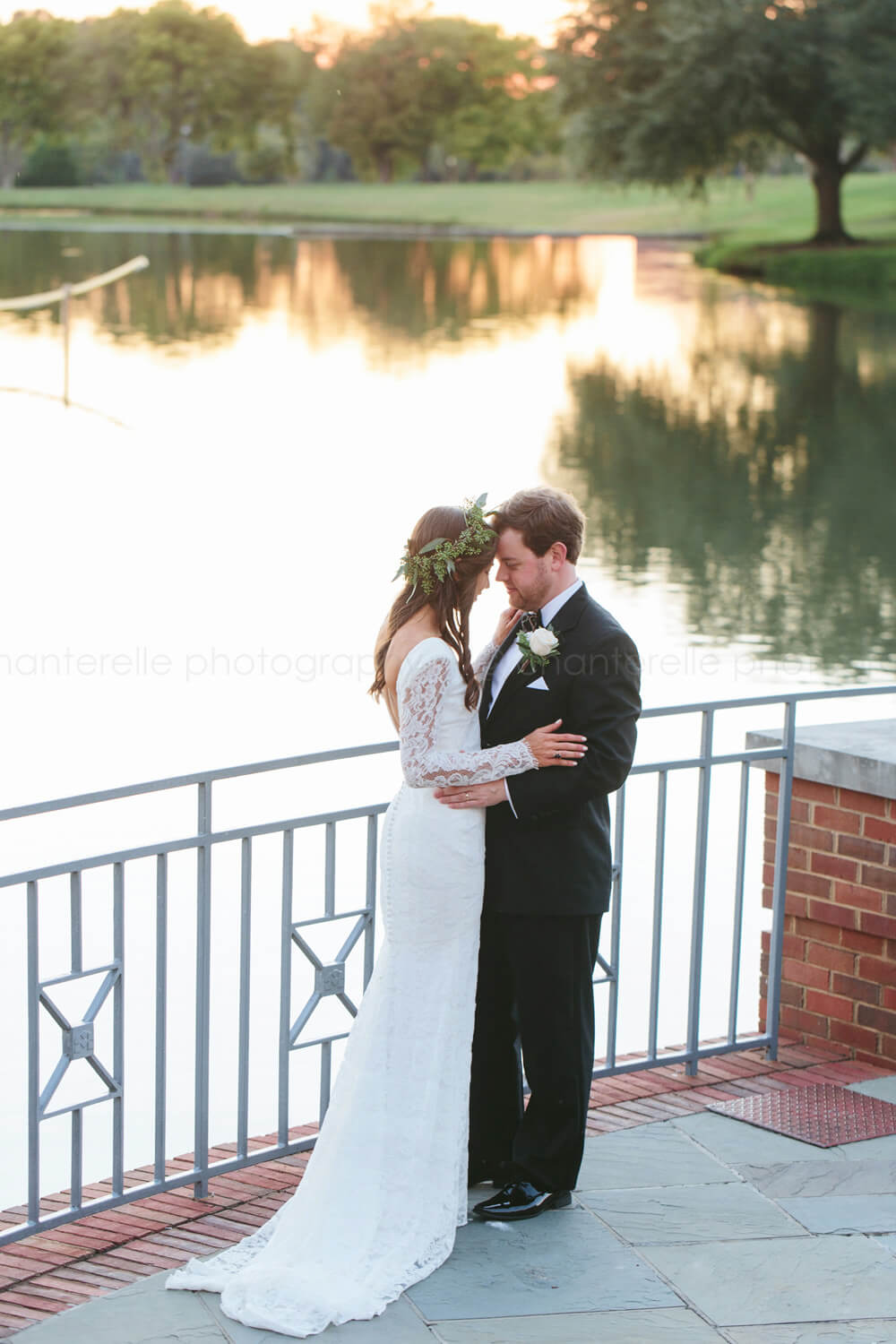 bride and groom snuggle at montgomery museum of fine arts