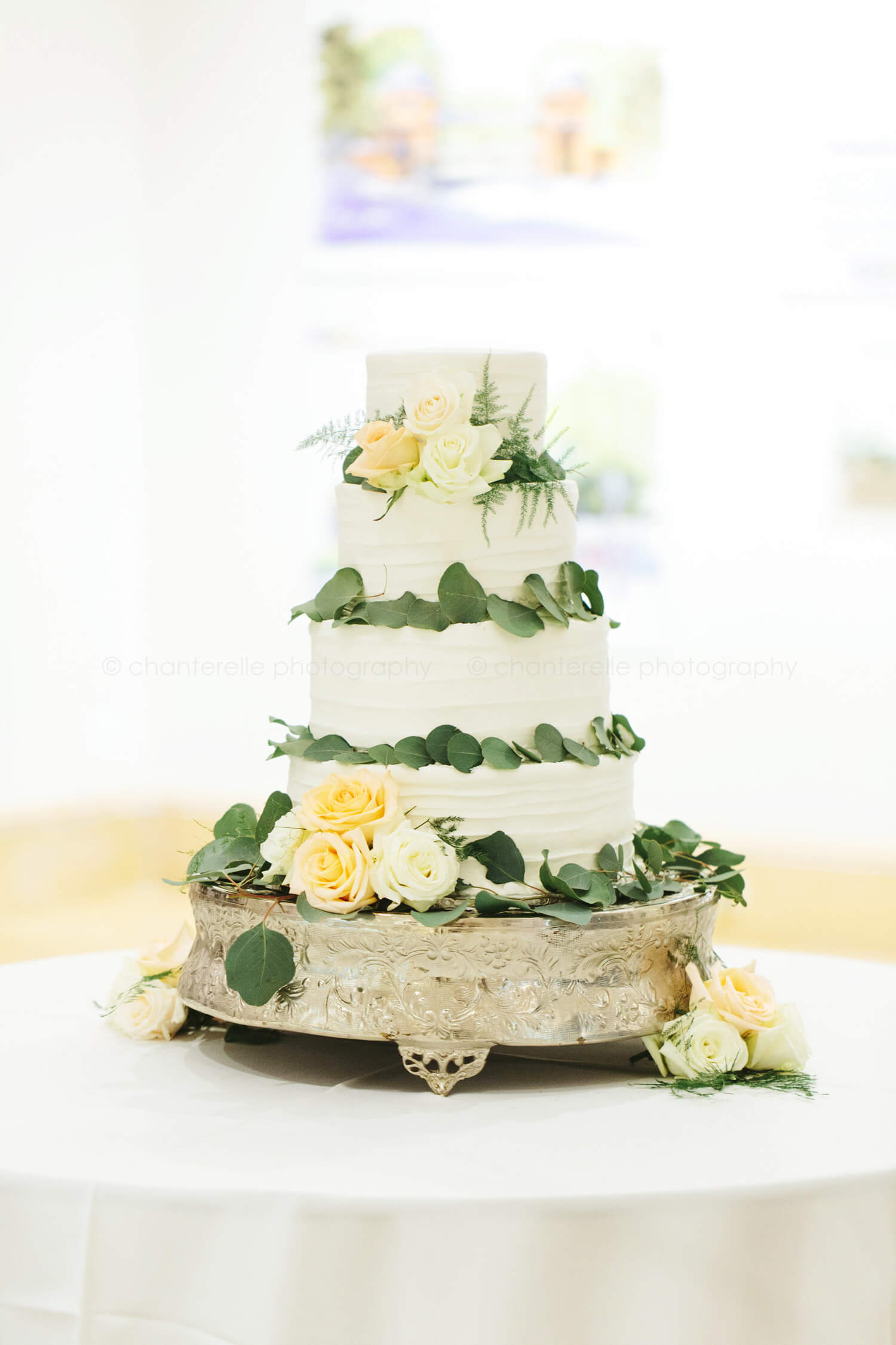 wedding cake by ligers bakery