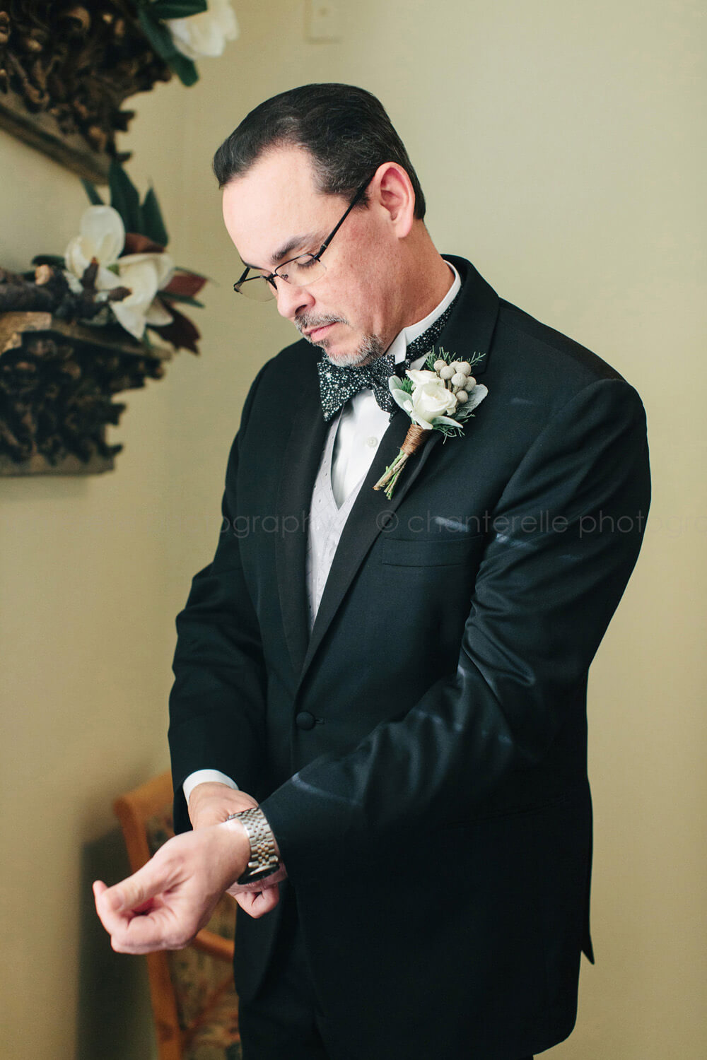 groom getting ready before country club wedding
